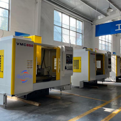 VMC550 CNC Frezeleme Makinesi Merkezi 800x500x600mm Hareket BT40 İş Mili