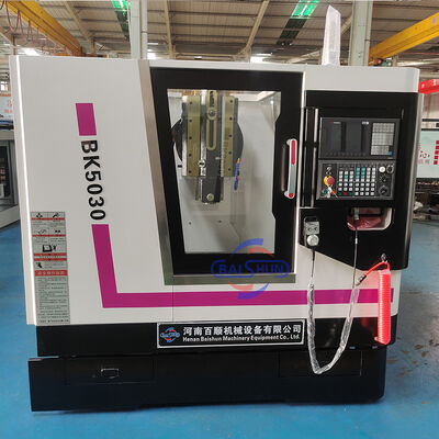 BK5040 Küçük Kompakt CNC Yuvalama Makinesi Elektronik Metal Olmayan Parçalar Anahtar Yolu İşleme İçin